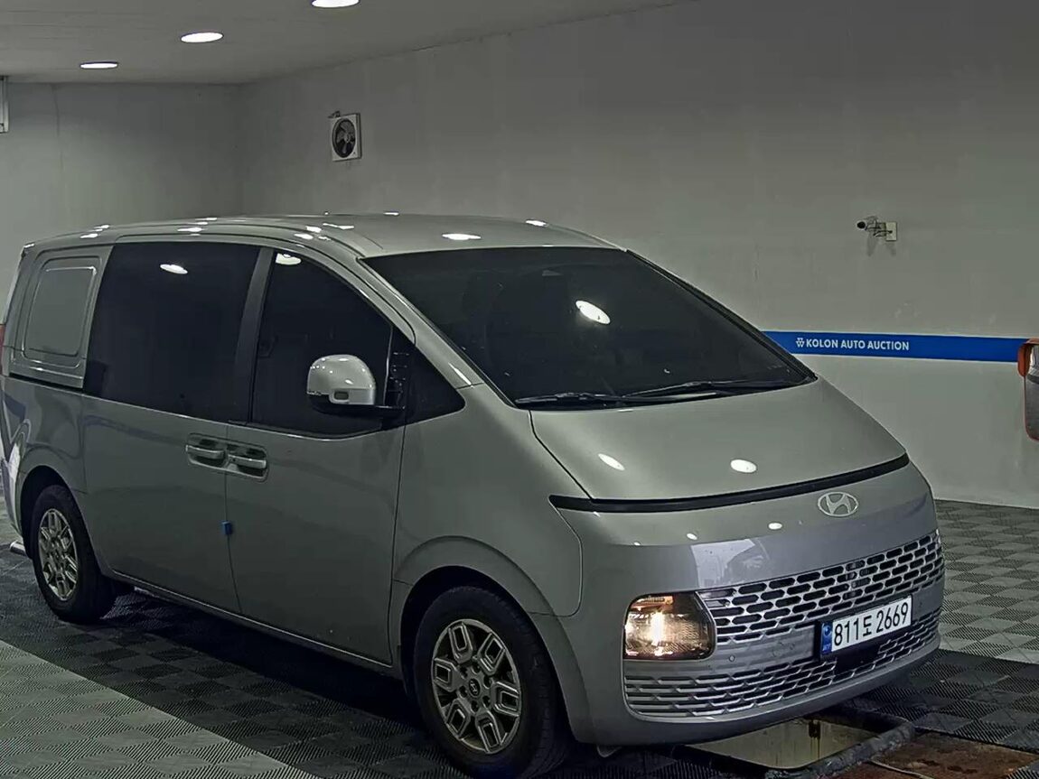 HYUNDAI STARIA 2.2 DIESEL CARGO 5-SEATER MODERN 2025 - zdjęcie 3