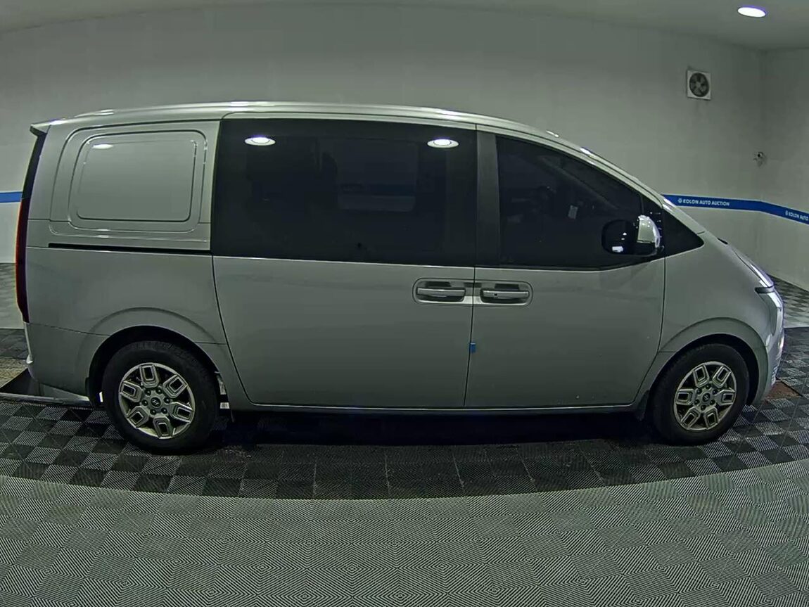 HYUNDAI STARIA 2.2 DIESEL CARGO 5-SEATER MODERN 2025 - zdjęcie 4