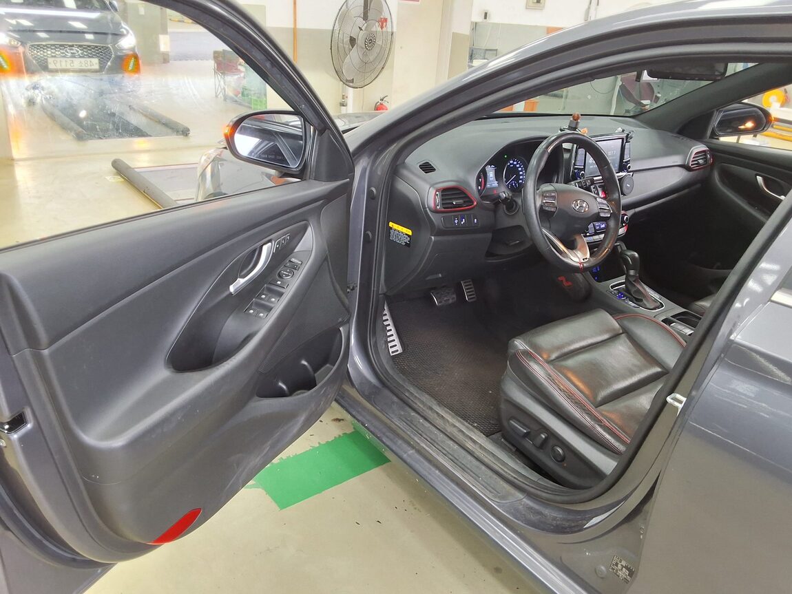 HYUNDAI i30 PD 1.6 TURBO SPORT PREMIUM 2017 - zdjęcie 10