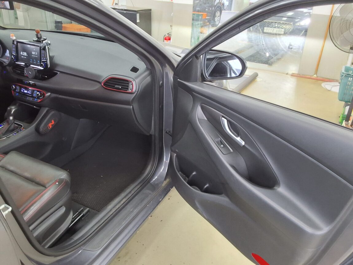 HYUNDAI i30 PD 1.6 TURBO SPORT PREMIUM 2017 - zdjęcie 14
