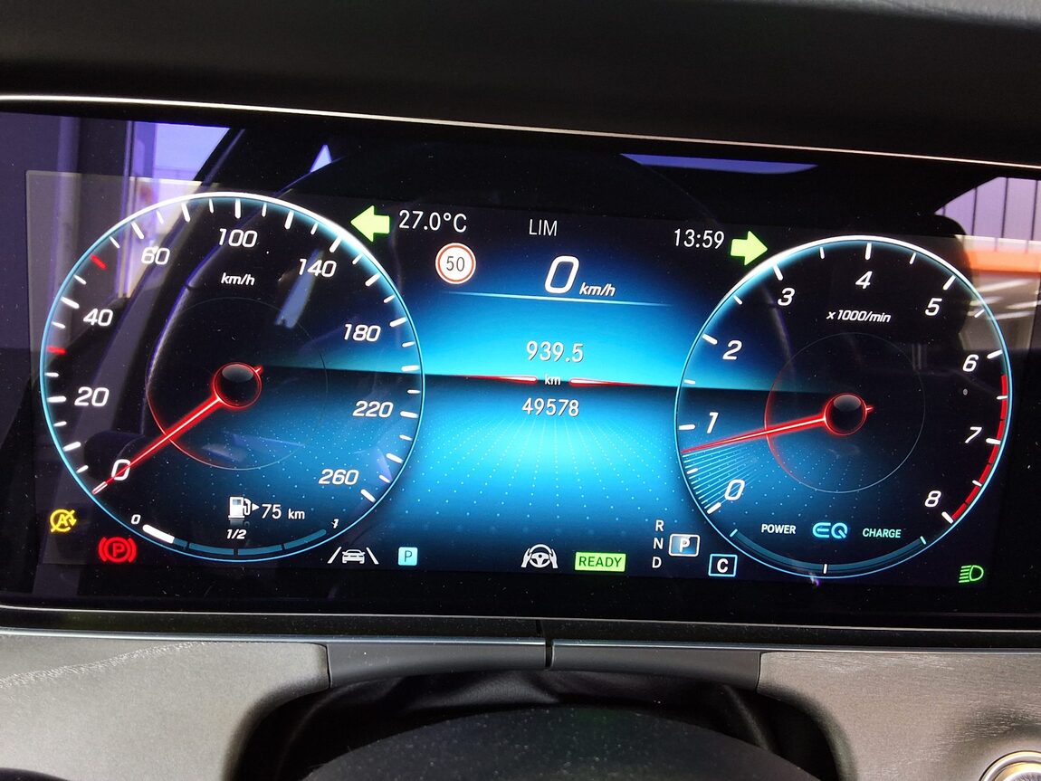 MERCEDES-BENZ E-CLASS (5TH GEN) E350 4MATIC AMG LINE 2022 - zdjęcie 9