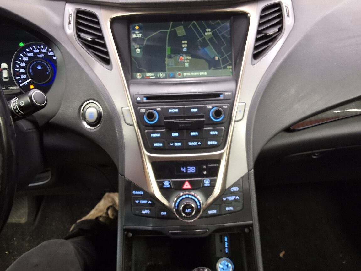 HYUNDAI GRANDEUR HG HG 300 EXCLUSIVE 2014 - zdjęcie 25
