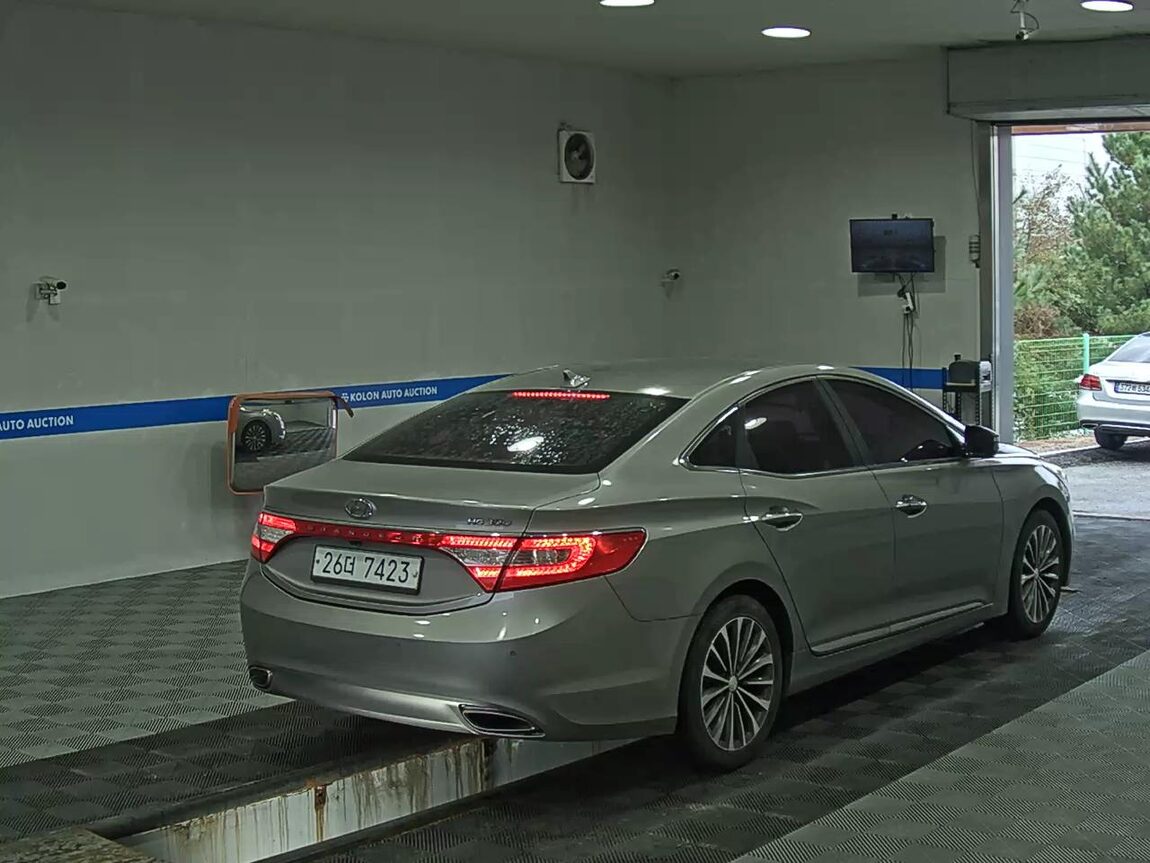 HYUNDAI GRANDEUR HG HG 300 EXCLUSIVE 2014 - zdjęcie 5