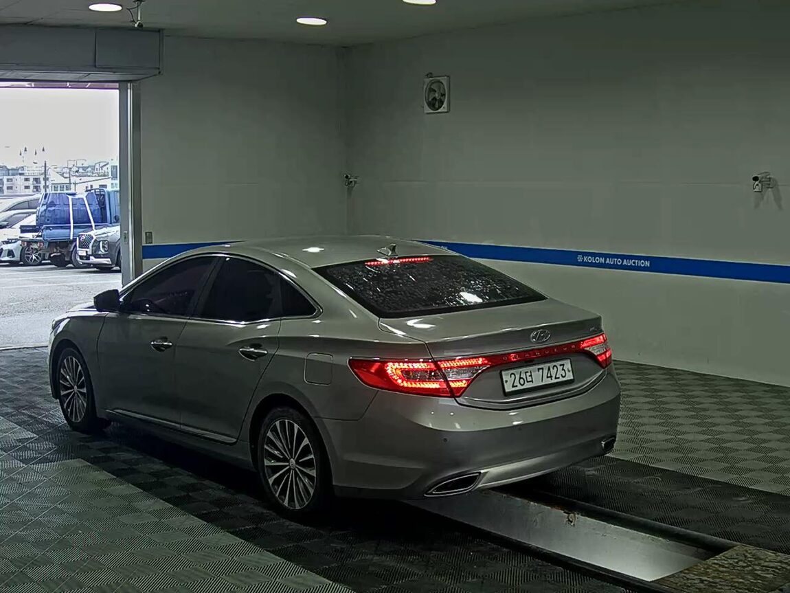 HYUNDAI GRANDEUR HG HG 300 EXCLUSIVE 2014 - zdjęcie 6