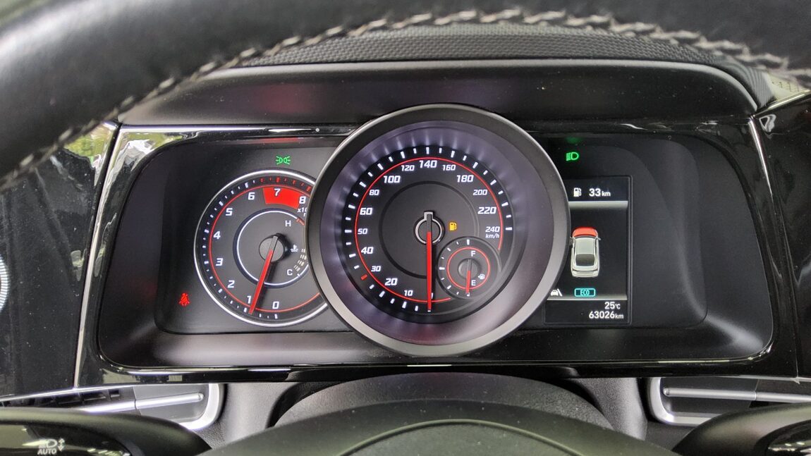 HYUNDAI AVANTE (CN7) 1.6 GASOLINE MODERN 2023 - zdjęcie 9