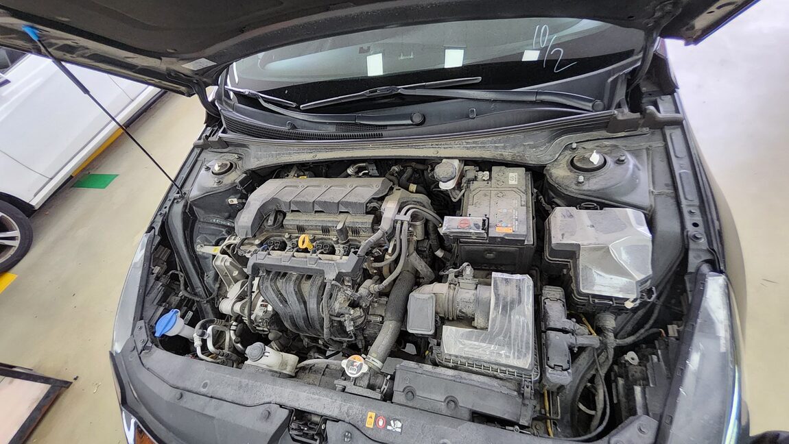 HYUNDAI AVANTE (CN7) 1.6 GASOLINE MODERN 2023 - zdjęcie 20