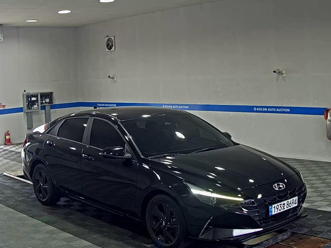 HYUNDAI AVANTE (CN7) 1.6 GASOLINE MODERN 2023 - zdjęcie 3
