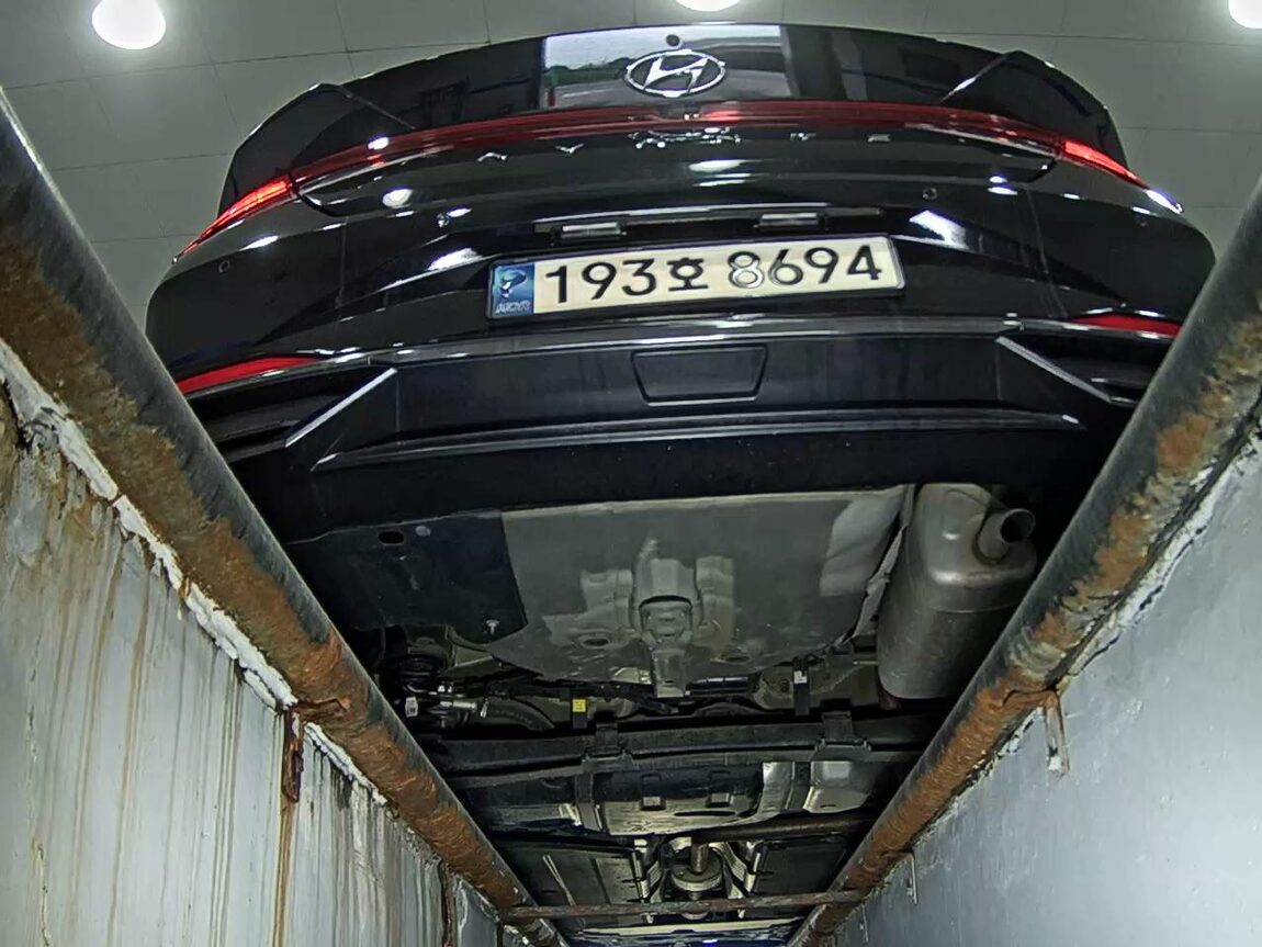 HYUNDAI AVANTE (CN7) 1.6 GASOLINE MODERN 2023 - zdjęcie 8