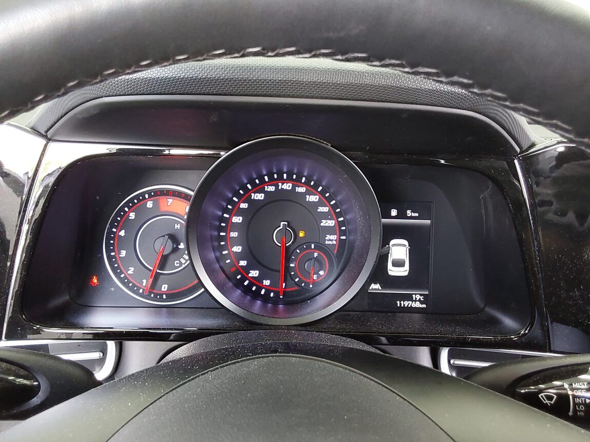 HYUNDAI AVANTE (CN7) 1.6 GASOLINE MODERN 2021 - zdjęcie 9