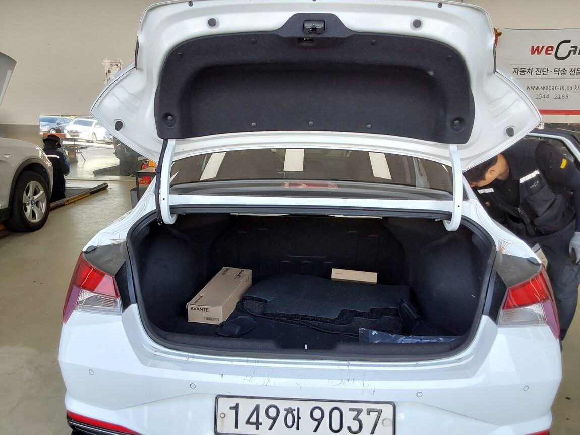 HYUNDAI AVANTE (CN7) 1.6 GASOLINE MODERN 2021 - zdjęcie 15