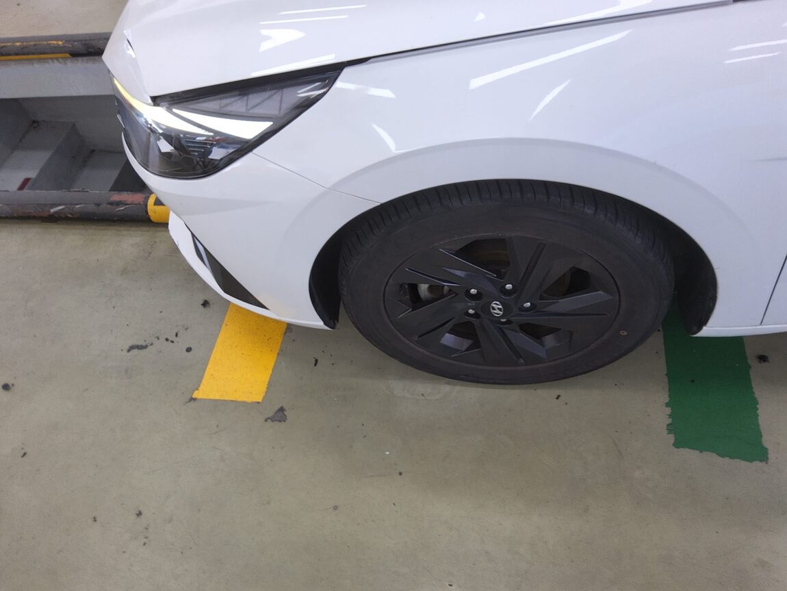 HYUNDAI AVANTE (CN7) 1.6 GASOLINE MODERN 2023 - zdjęcie 19