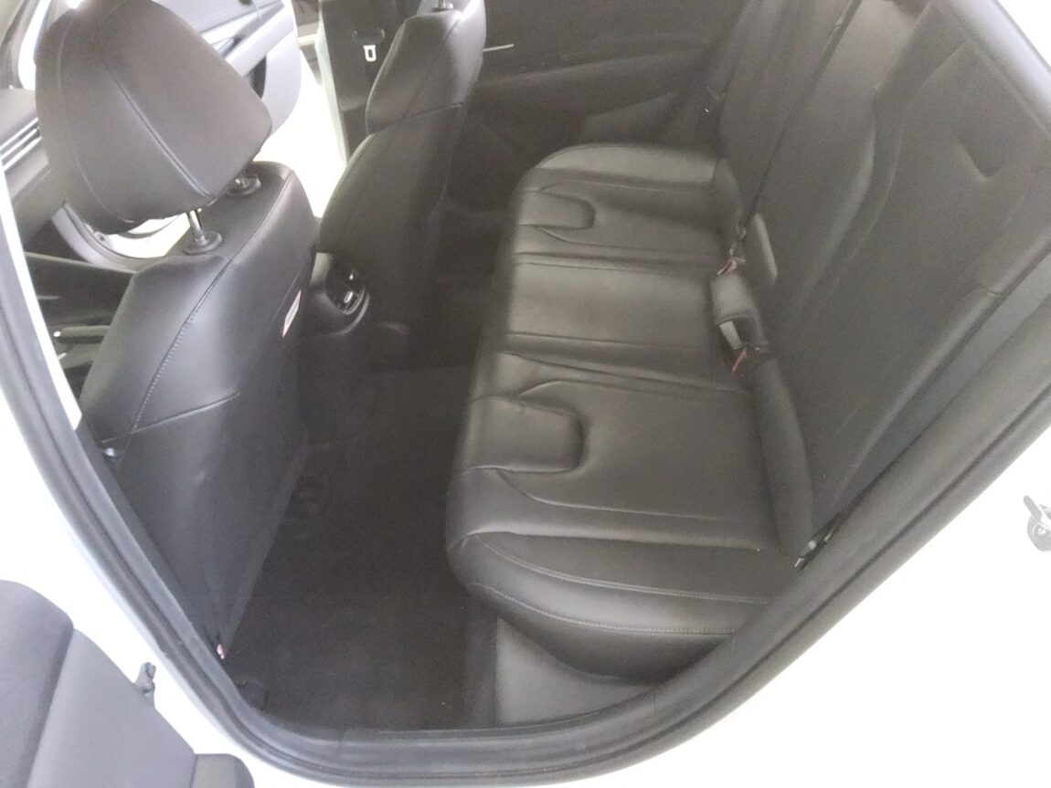 HYUNDAI AVANTE (CN7) 1.6 GASOLINE MODERN 2023 - zdjęcie 12