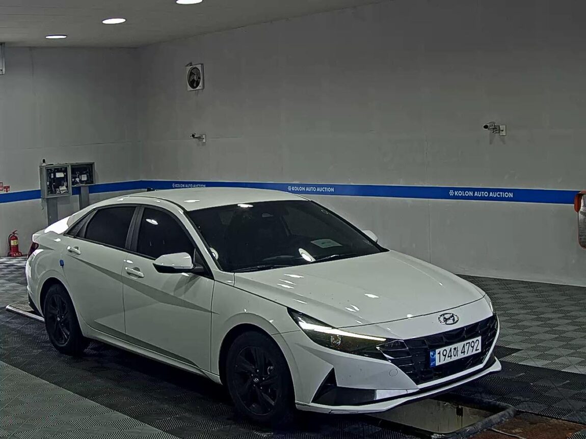 HYUNDAI AVANTE (CN7) 1.6 GASOLINE MODERN 2023 - zdjęcie 3