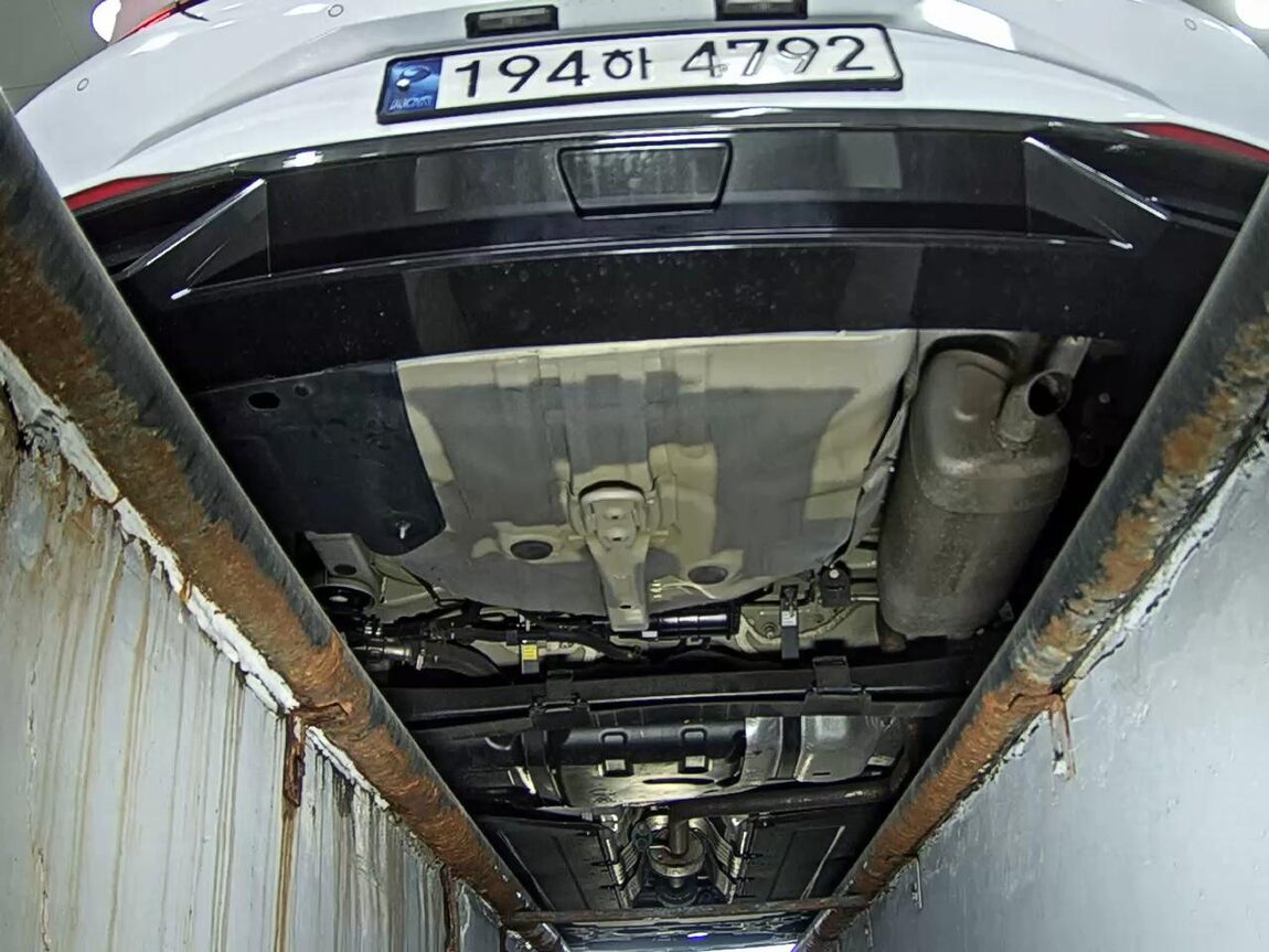 HYUNDAI AVANTE (CN7) 1.6 GASOLINE MODERN 2023 - zdjęcie 8