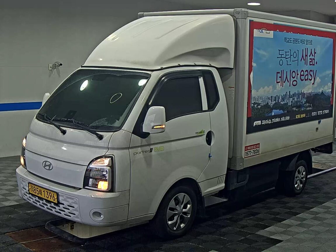 HYUNDAI PORTER II ELECTRIC BUILT-IN BOX TRUCK HIGH 2024 - zdjęcie 2