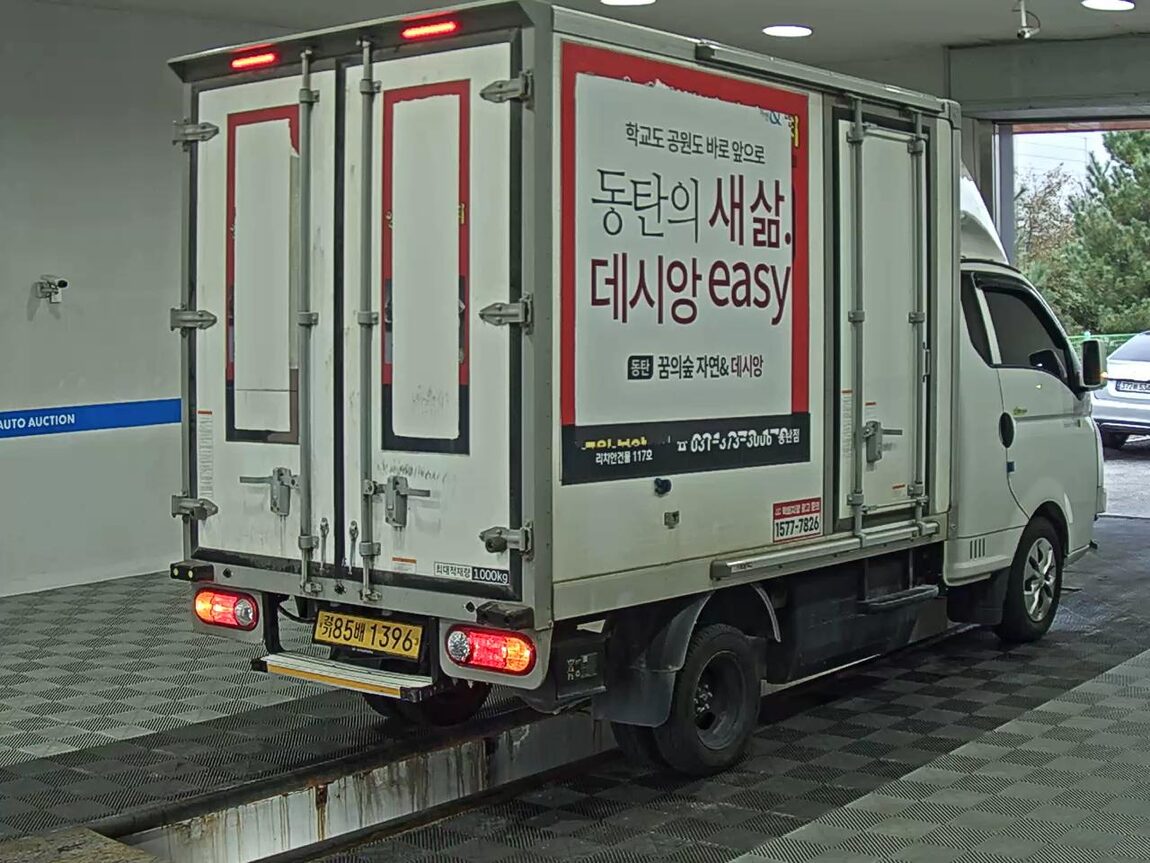 HYUNDAI PORTER II ELECTRIC BUILT-IN BOX TRUCK HIGH 2024 - zdjęcie 5