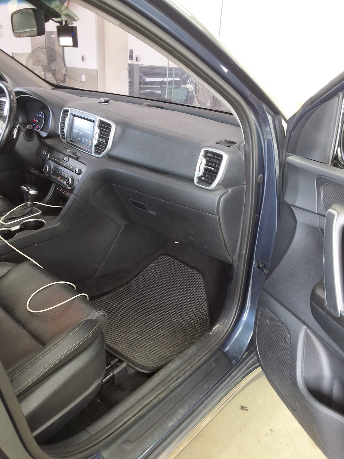 KIA NEW SPORTAGE 1.7 2WD NOBLESSE 2017 - zdjęcie 14
