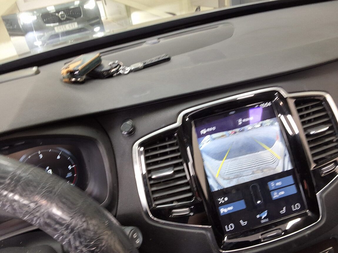 VOLVO XC90 (2ND GEN) D5 AWD MOMENTUM 2017 - zdjęcie 26
