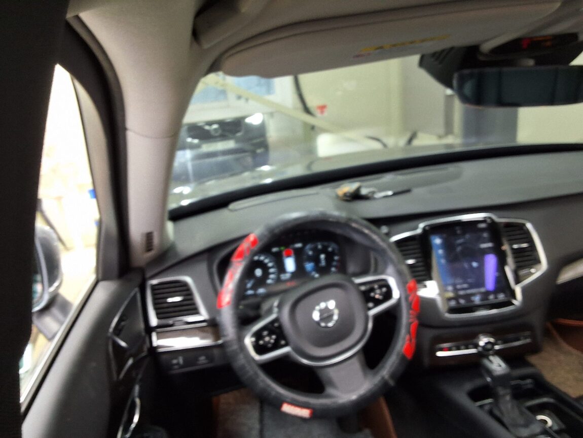 VOLVO XC90 (2ND GEN) D5 AWD MOMENTUM 2017 - zdjęcie 12