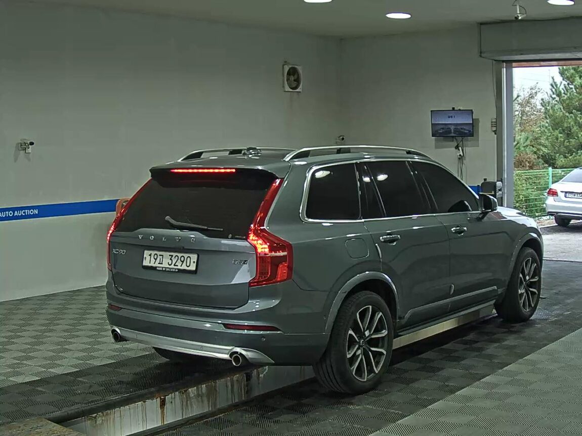 VOLVO XC90 (2ND GEN) D5 AWD MOMENTUM 2017 - zdjęcie 5