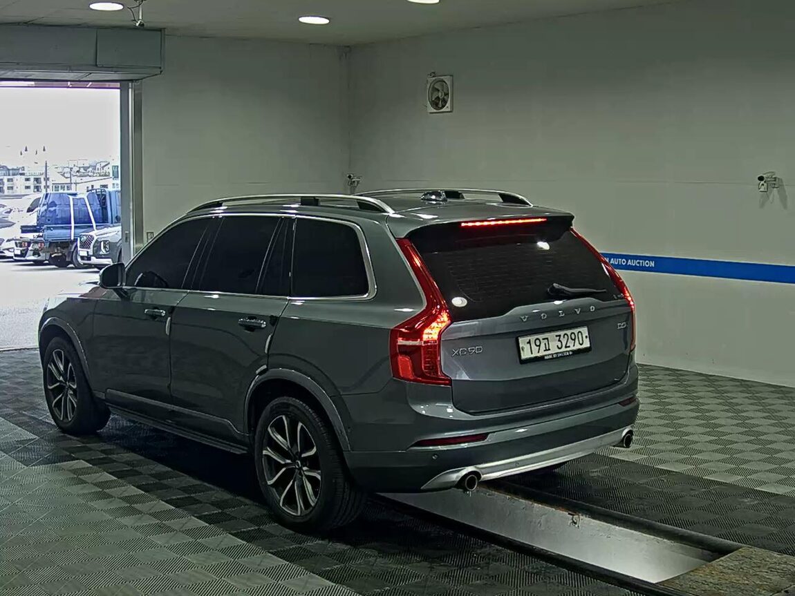 VOLVO XC90 (2ND GEN) D5 AWD MOMENTUM 2017 - zdjęcie 6