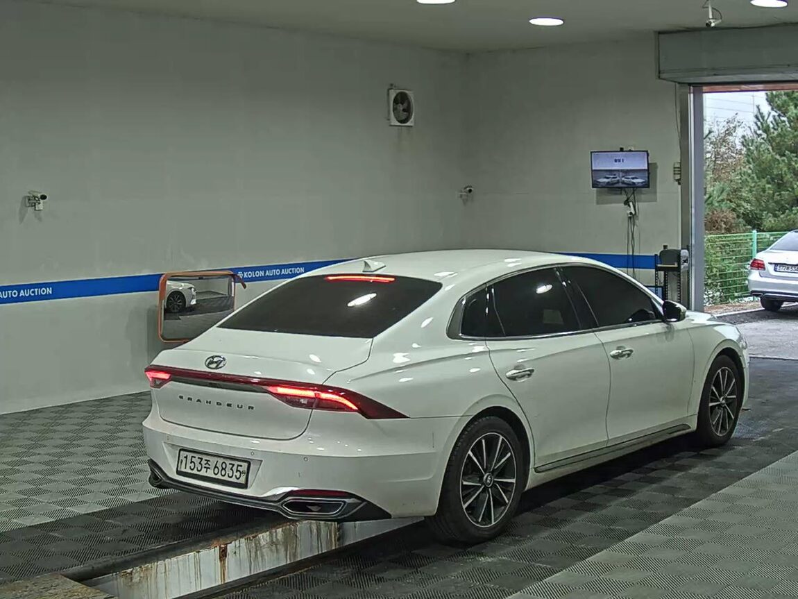 HYUNDAI THE NEW GRANDEUR IG GASOLINE 2.5 PREMIUM CHOICE 2020 - zdjęcie 5
