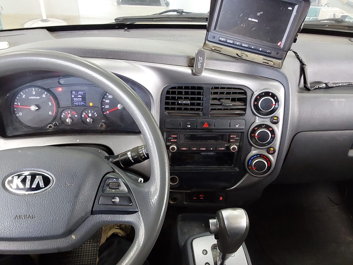 KIA BONGO III CARGO BUILT-IN BOX TRUCK 1 TON KING CAB 2019 - zdjęcie 15