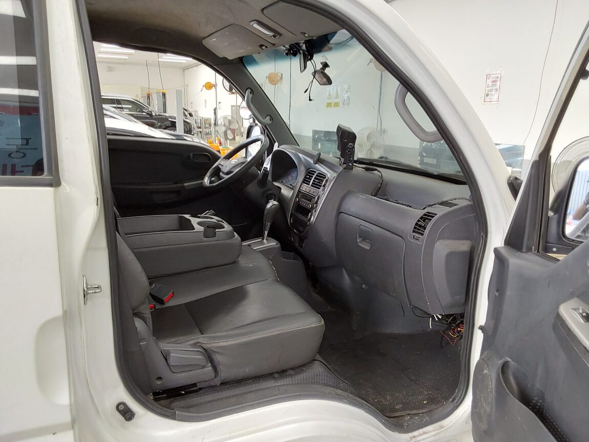 KIA BONGO III CARGO BUILT-IN BOX TRUCK 1 TON KING CAB 2019 - zdjęcie 12
