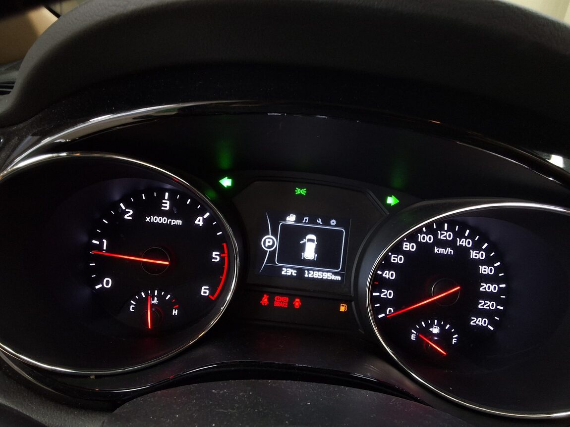 KIA ALL NEW CARNIVAL 9-SEATER DIESEL PRESTIGE 2017 - zdjęcie 10