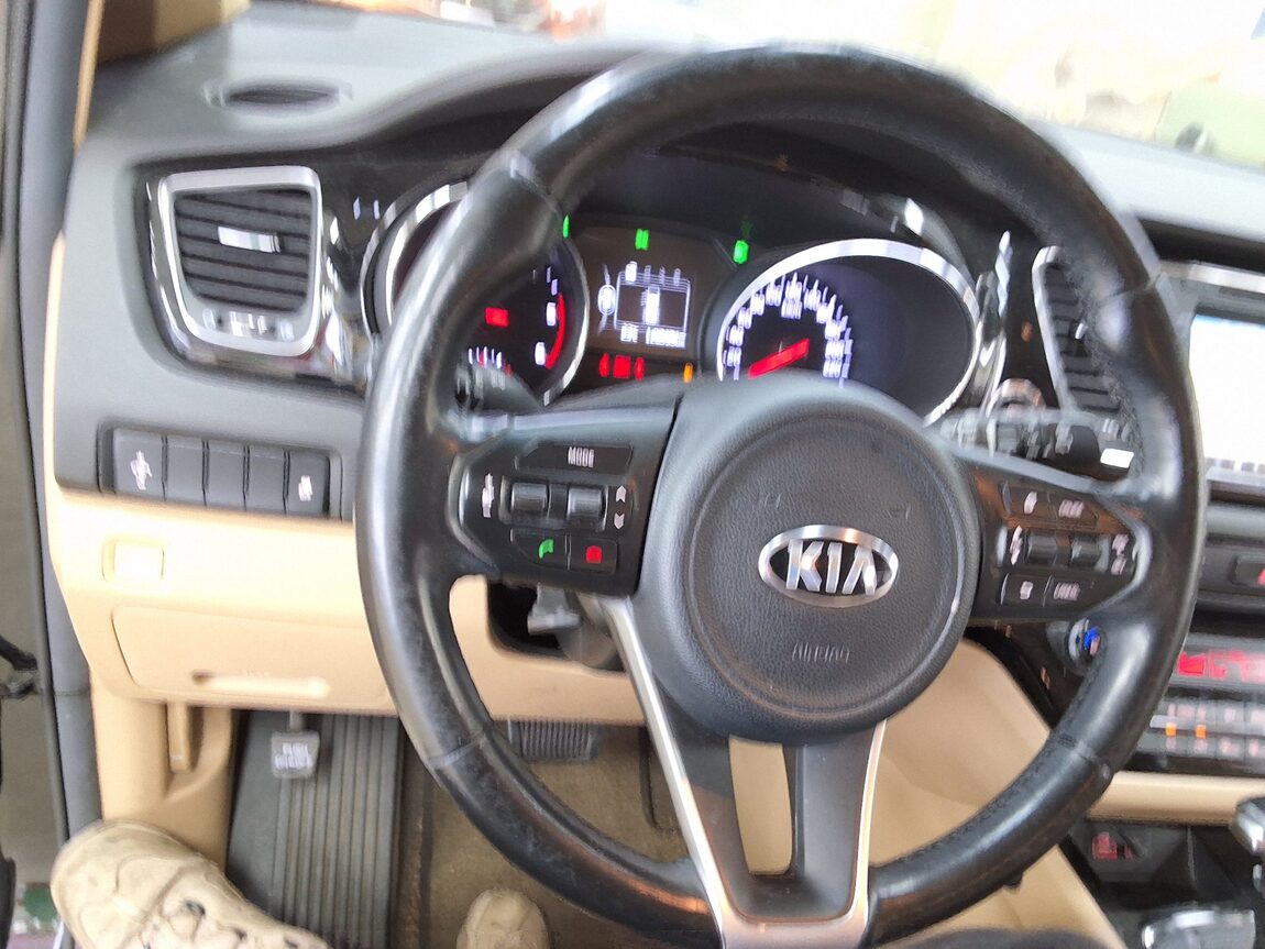 KIA ALL NEW CARNIVAL 9-SEATER DIESEL PRESTIGE 2017 - zdjęcie 23