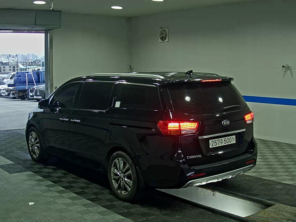 KIA ALL NEW CARNIVAL 9-SEATER DIESEL PRESTIGE 2017 - zdjęcie 6