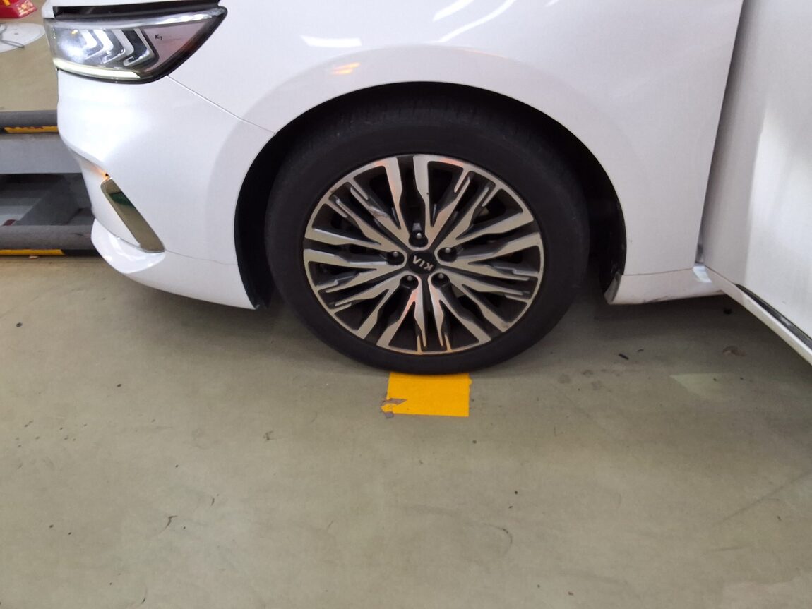 KIA K7 PREMIER 3.0 LPi GENERAL NOBLESSE 2020 - zdjęcie 23