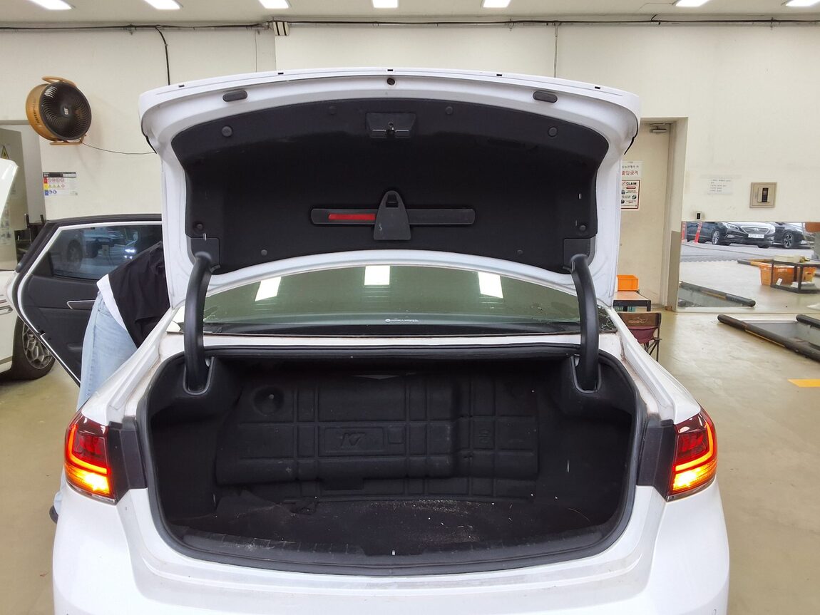 KIA K7 PREMIER 3.0 LPi GENERAL NOBLESSE 2020 - zdjęcie 15