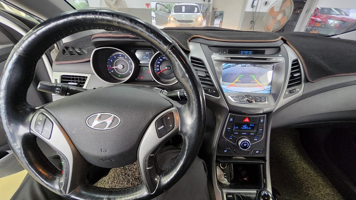 HYUNDAI THE NEW AVANTE MD 1.6 GDi SMART 2014 - zdjęcie 19