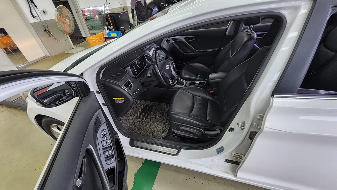 HYUNDAI THE NEW AVANTE MD 1.6 GDi SMART 2014 - zdjęcie 10