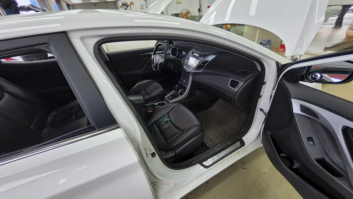 HYUNDAI THE NEW AVANTE MD 1.6 GDi SMART 2014 - zdjęcie 14