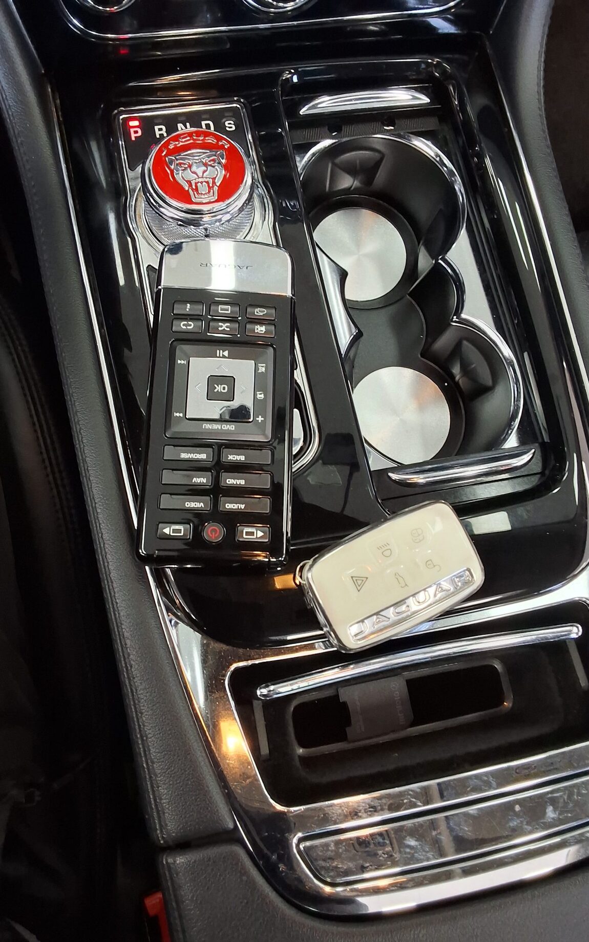 JAGUAR XJ (8TH GEN) 3.0 SC LWB PREMIUM LUXURY 2014 - zdjęcie 21