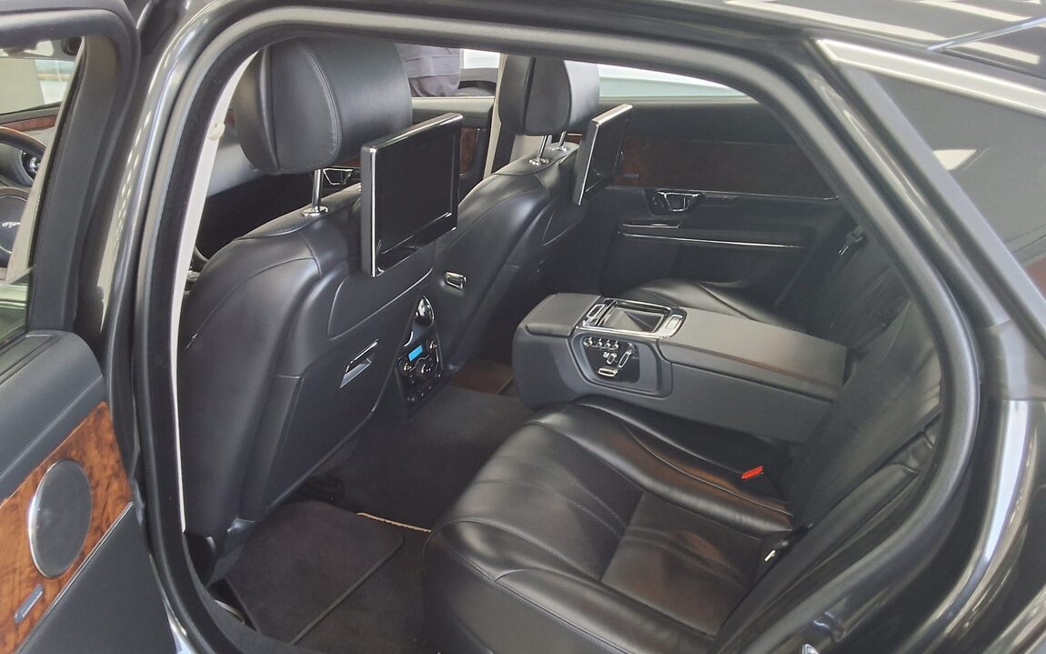 JAGUAR XJ (8TH GEN) 3.0 SC LWB PREMIUM LUXURY 2014 - zdjęcie 12