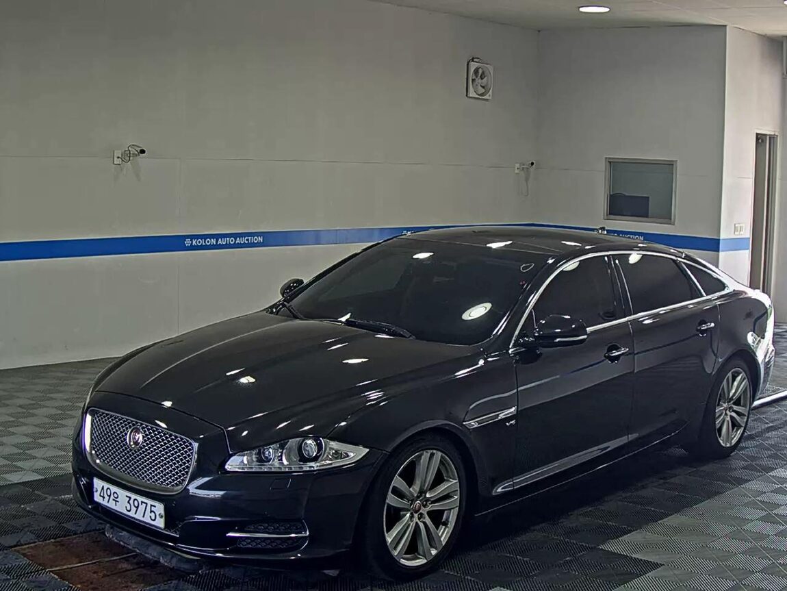 JAGUAR XJ (8TH GEN) 3.0 SC LWB PREMIUM LUXURY 2014 - zdjęcie 2