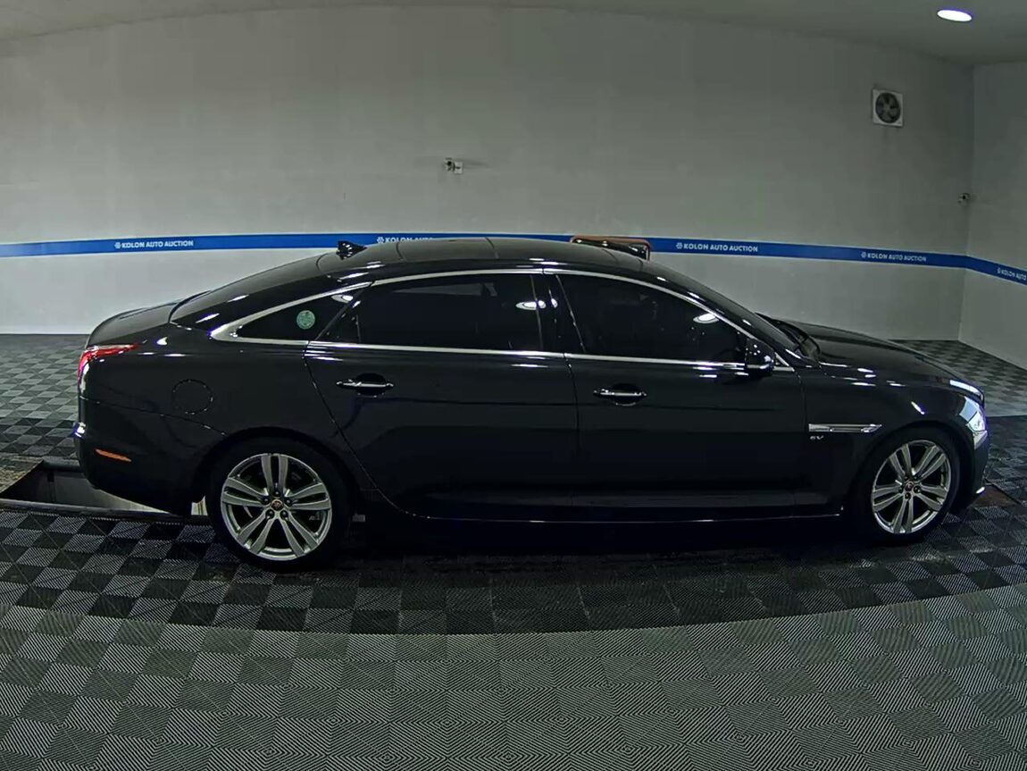 JAGUAR XJ (8TH GEN) 3.0 SC LWB PREMIUM LUXURY 2014 - zdjęcie 4