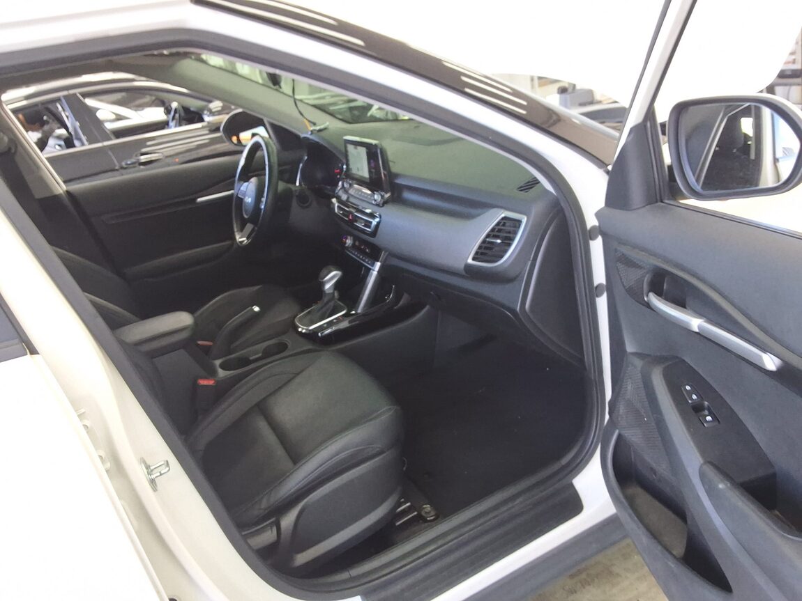 KIA SELTOS 1.6 GASOLINE 2WD TRENDY 2023 - zdjęcie 14