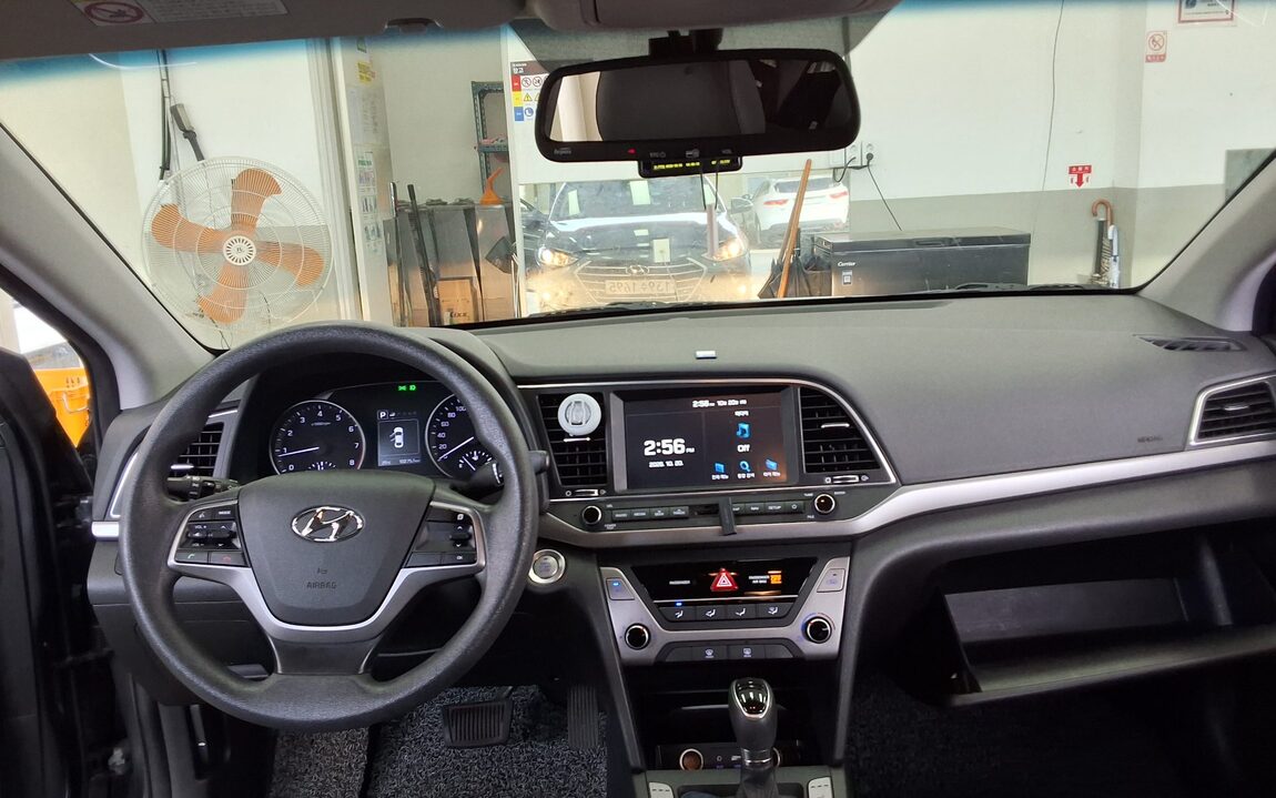 HYUNDAI AVANTE AD 1.6 GDi VALUE PLUS 2018 - zdjęcie 11