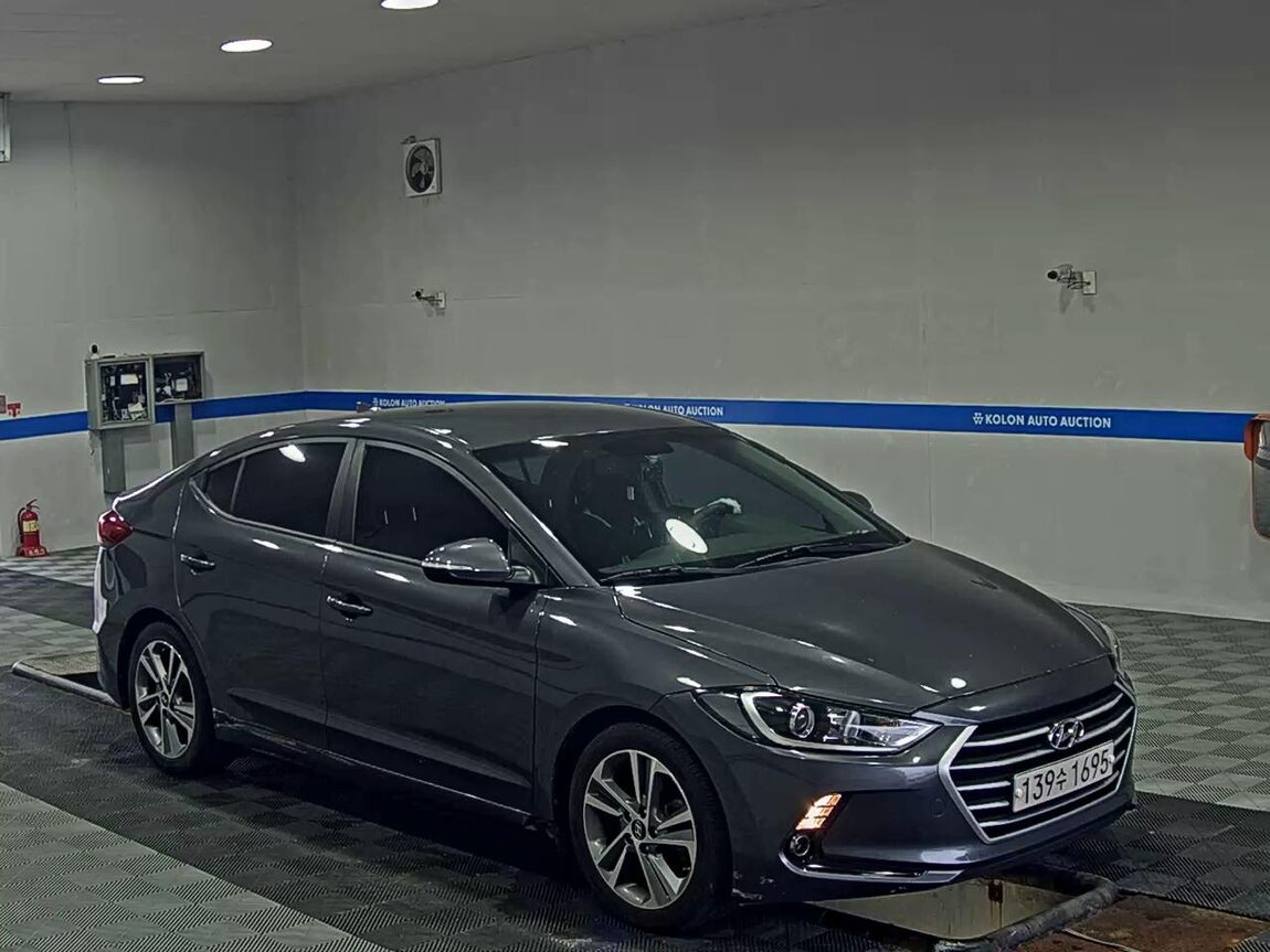 HYUNDAI AVANTE AD 1.6 GDi VALUE PLUS 2018 - zdjęcie 3