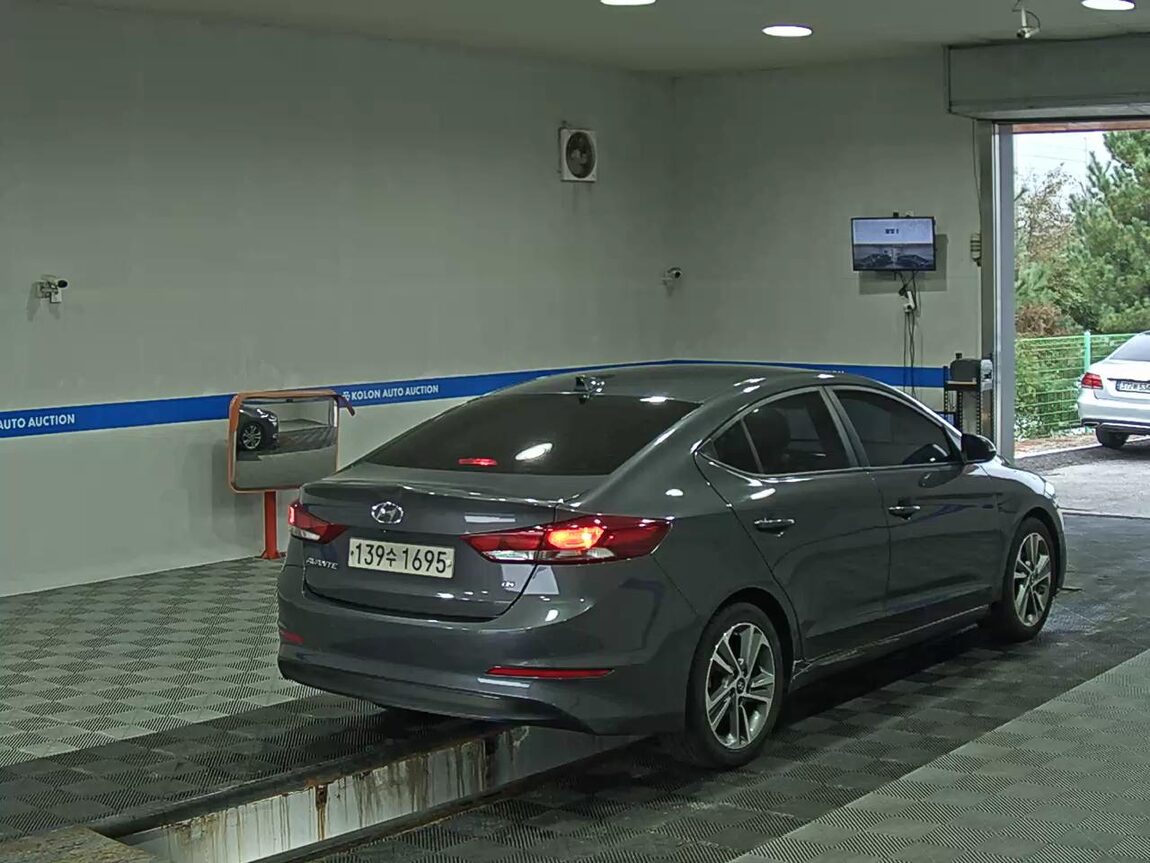 HYUNDAI AVANTE AD 1.6 GDi VALUE PLUS 2018 - zdjęcie 5