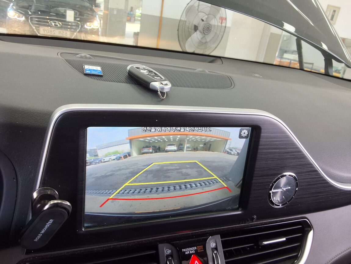 HYUNDAI GRANDEUR IG 3.0 LPi RENTAL CAR MODERN 2018 - zdjęcie 18