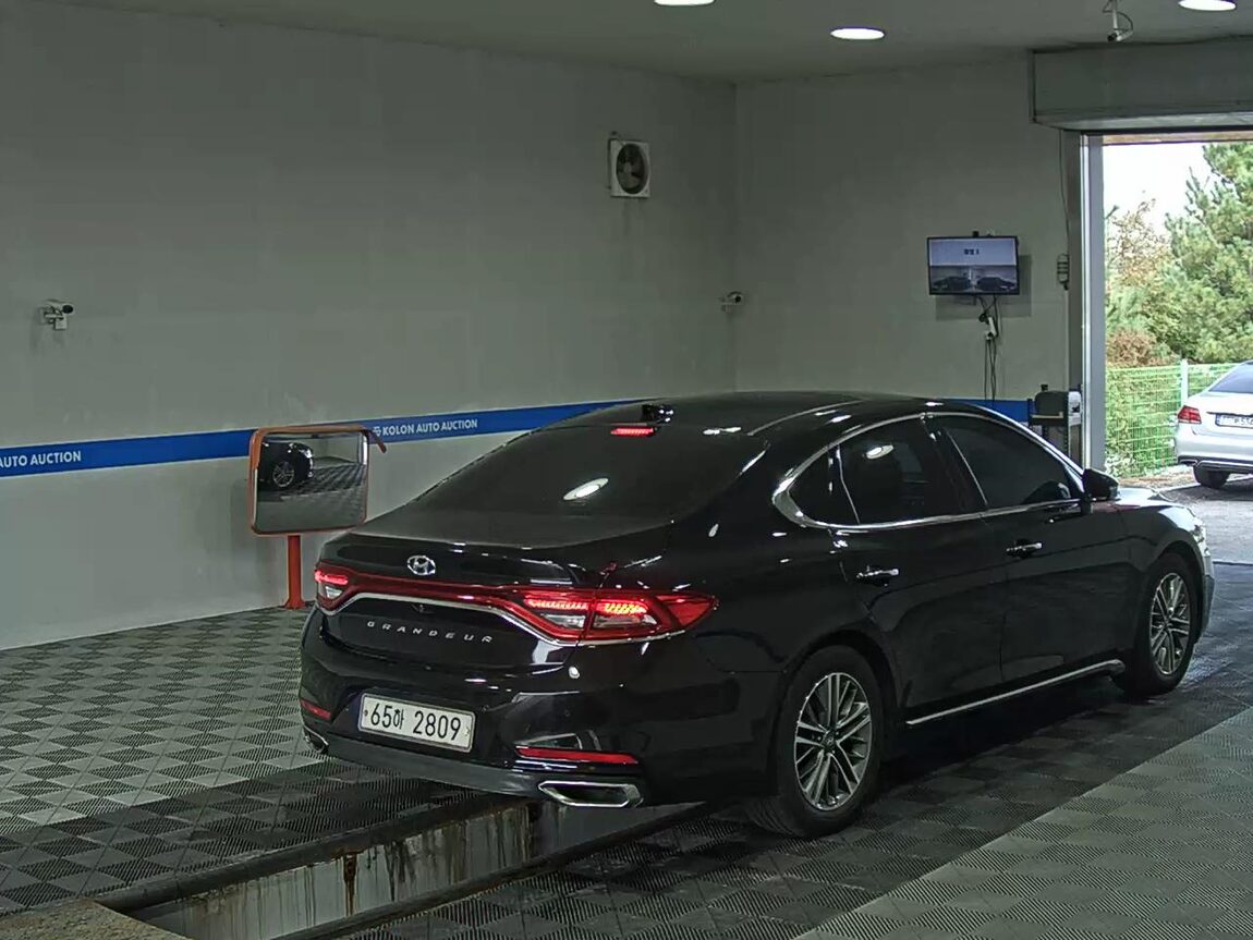 HYUNDAI GRANDEUR IG 3.0 LPi RENTAL CAR MODERN 2018 - zdjęcie 5