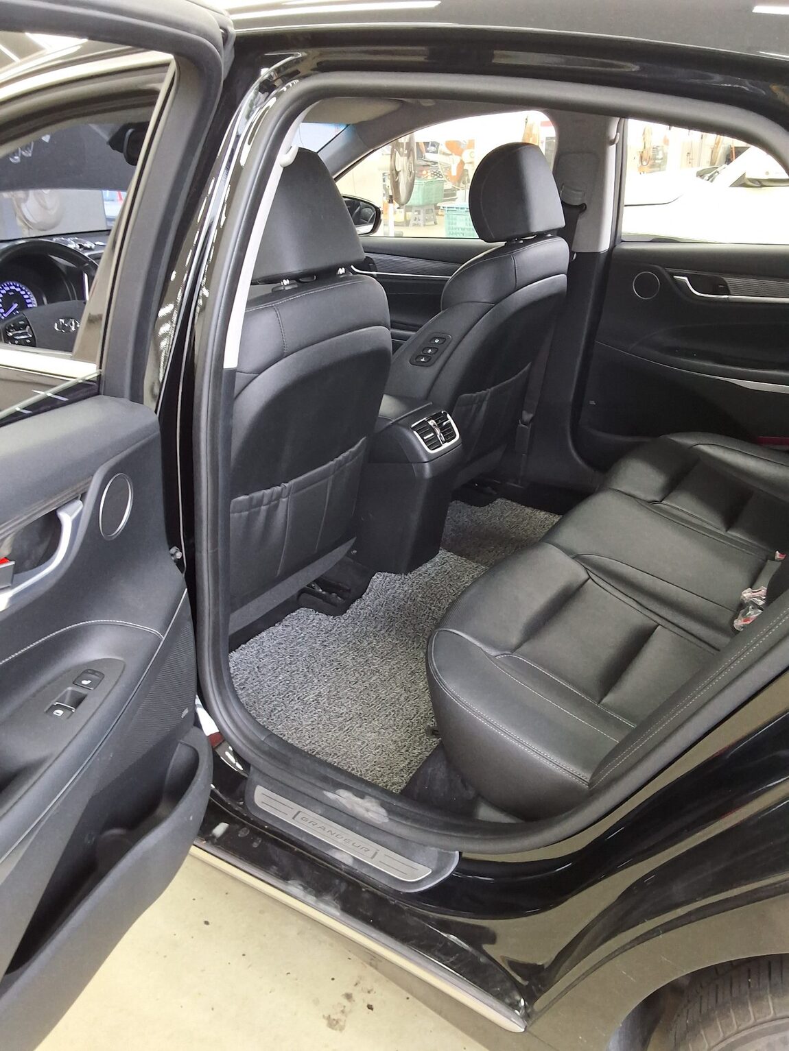 HYUNDAI GRANDEUR IG HYBRID 2.4 HEV EXCLUSIVE 2019 - zdjęcie 12