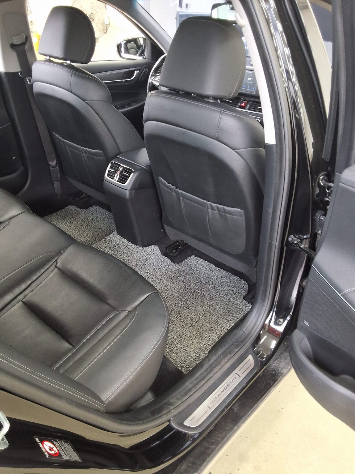HYUNDAI GRANDEUR IG HYBRID 2.4 HEV EXCLUSIVE 2019 - zdjęcie 13