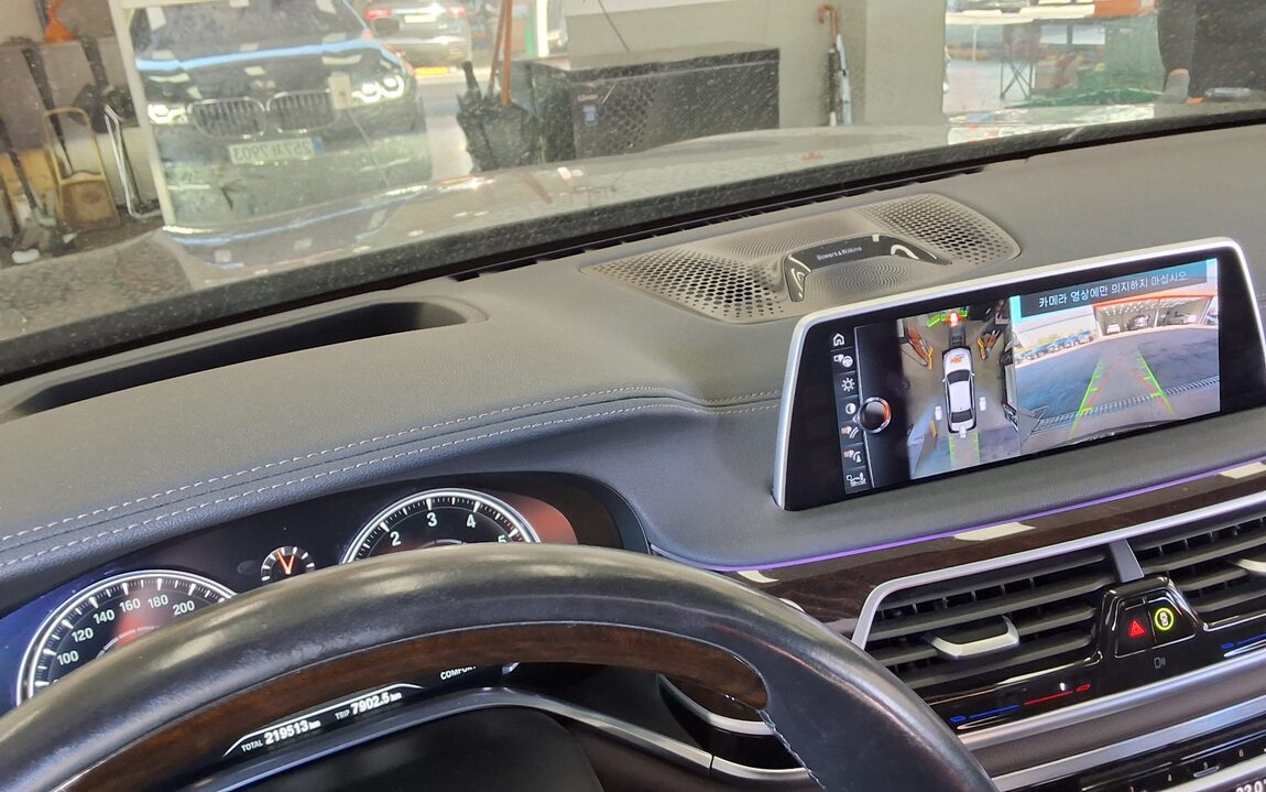 BMW 7 SERIES (6TH GEN) 750Li xDRIVE 2016 - zdjęcie 19