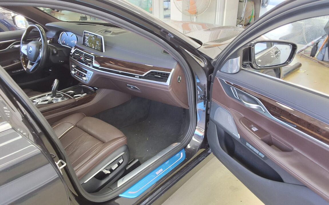 BMW 7 SERIES (6TH GEN) 750Li xDRIVE 2016 - zdjęcie 14